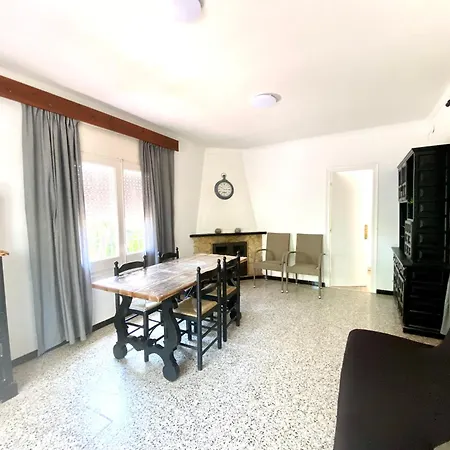 Holiday home Montserrat Ii L'Escala